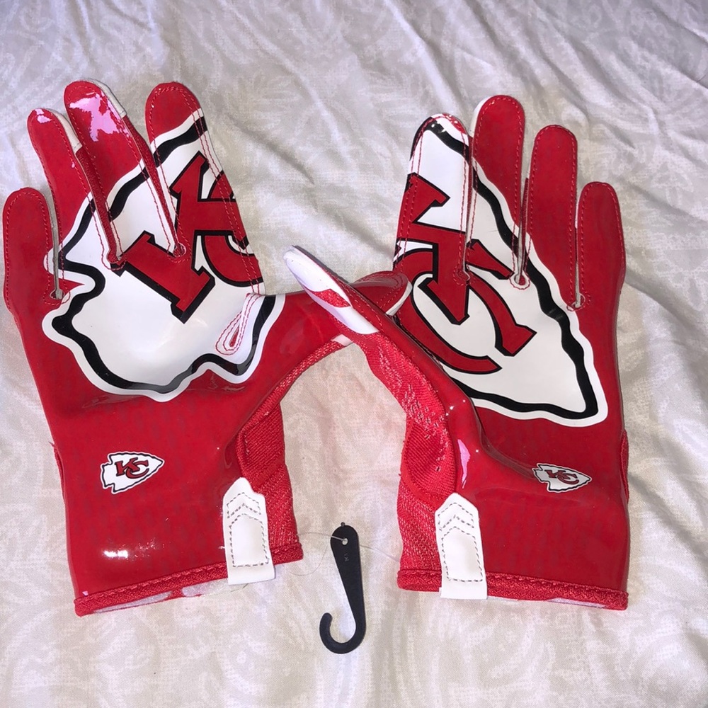 NWOT Kansas City Chiefs Nike gloves size large